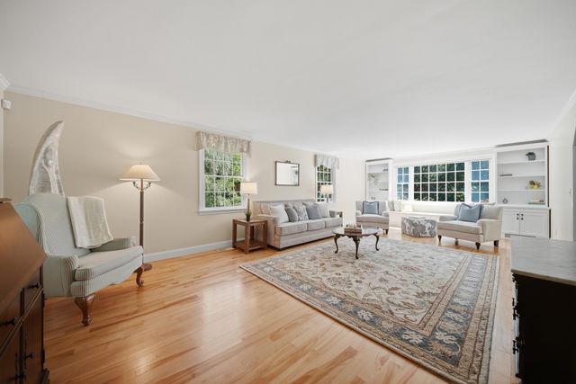 11 Olde Village Road, Salem, NH 03079