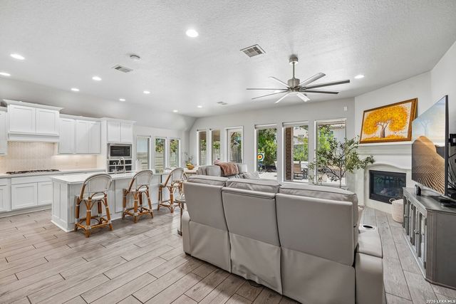 526 ORCHARD WAY, New Braunfels, TX 78132