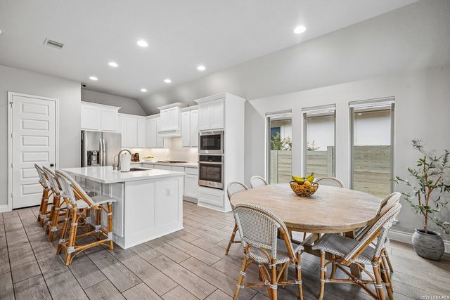 526 ORCHARD WAY, New Braunfels, TX 78132