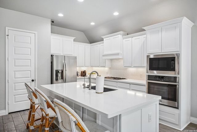 526 ORCHARD WAY, New Braunfels, TX 78132