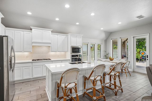 526 ORCHARD WAY, New Braunfels, TX 78132