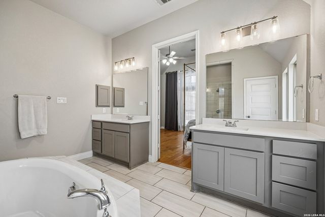 526 ORCHARD WAY, New Braunfels, TX 78132