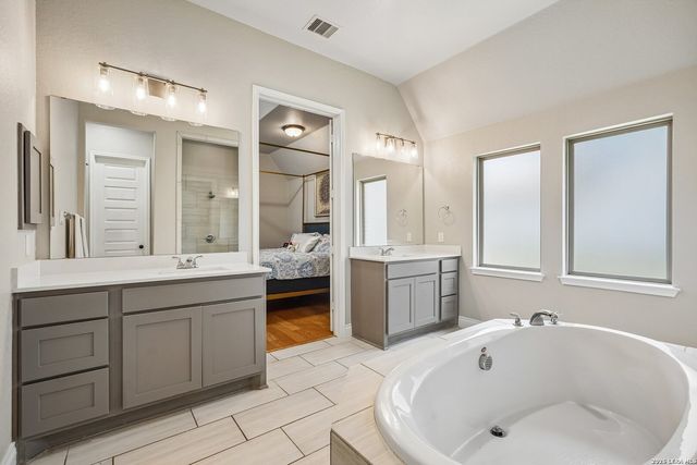 526 ORCHARD WAY, New Braunfels, TX 78132