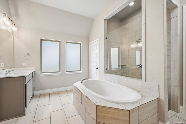 526 ORCHARD WAY, New Braunfels, TX 78132