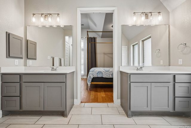 526 ORCHARD WAY, New Braunfels, TX 78132