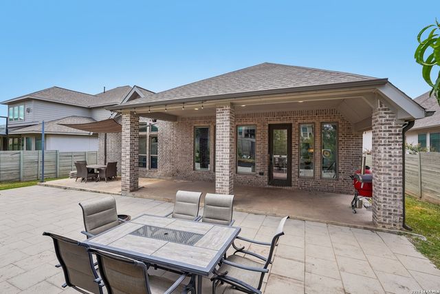 526 ORCHARD WAY, New Braunfels, TX 78132