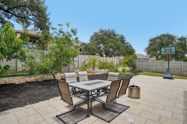 526 ORCHARD WAY, New Braunfels, TX 78132