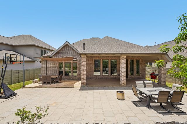 526 ORCHARD WAY, New Braunfels, TX 78132
