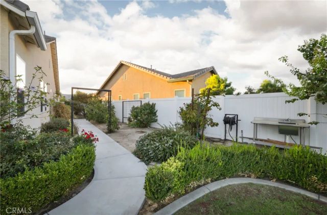 2228 Swanfield, Bakersfield, CA 93311