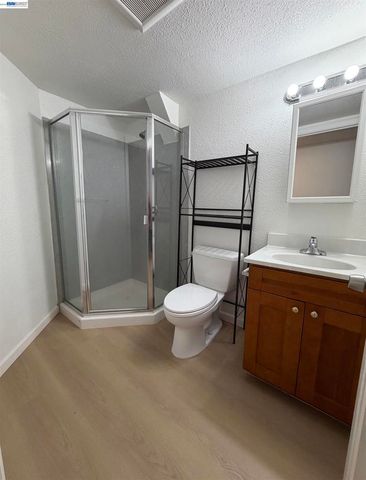 896 Lausanne Avenue, Daly City, CA 94014