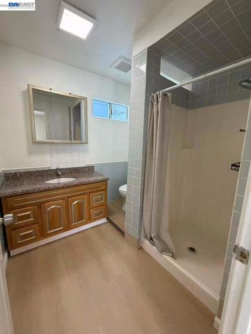 896 Lausanne Avenue, Daly City, CA 94014