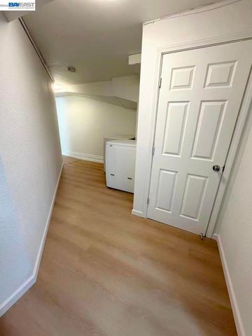 896 Lausanne Avenue, Daly City, CA 94014