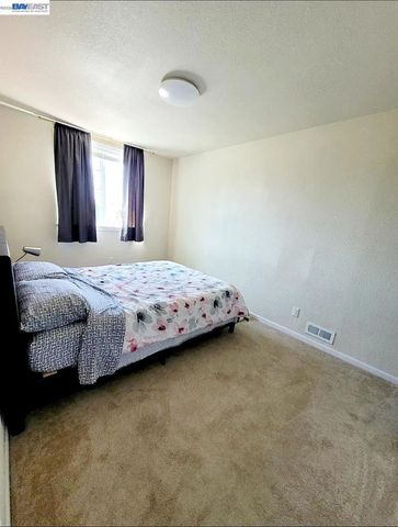 896 Lausanne Avenue, Daly City, CA 94014