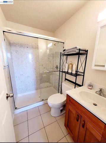 896 Lausanne Avenue, Daly City, CA 94014