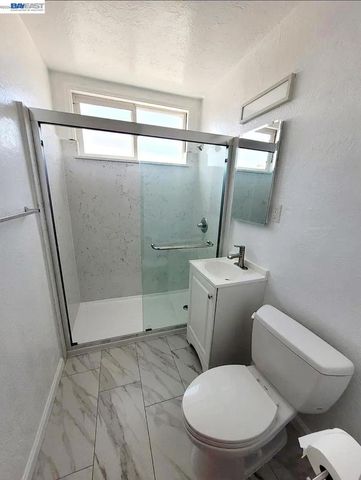 896 Lausanne Avenue, Daly City, CA 94014