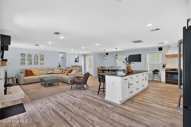 622 Long Leaf Acres Drive, Wilmington, NC 28405