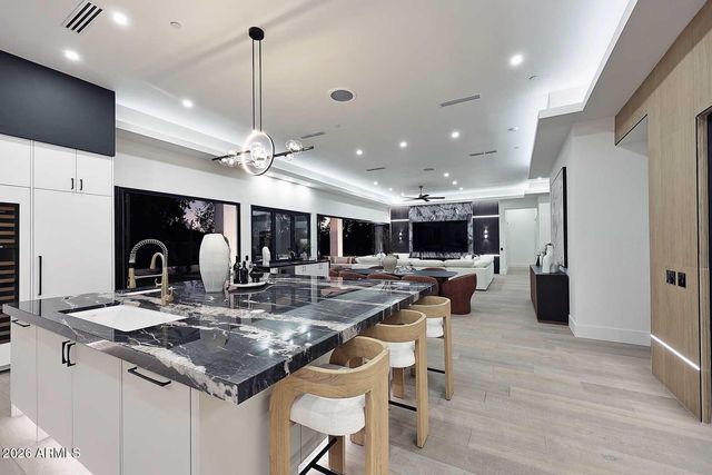 8201 E KALIL Drive, Scottsdale, AZ 85260