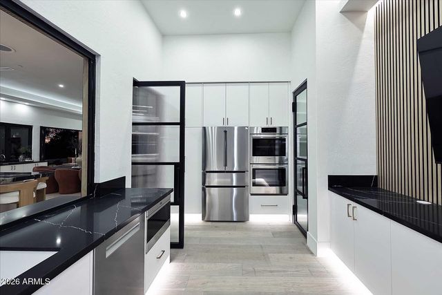 8201 E KALIL Drive, Scottsdale, AZ 85260