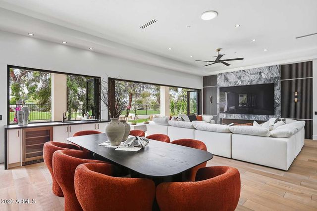 8201 E KALIL Drive, Scottsdale, AZ 85260