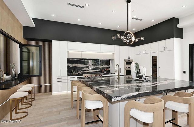 8201 E KALIL Drive, Scottsdale, AZ 85260