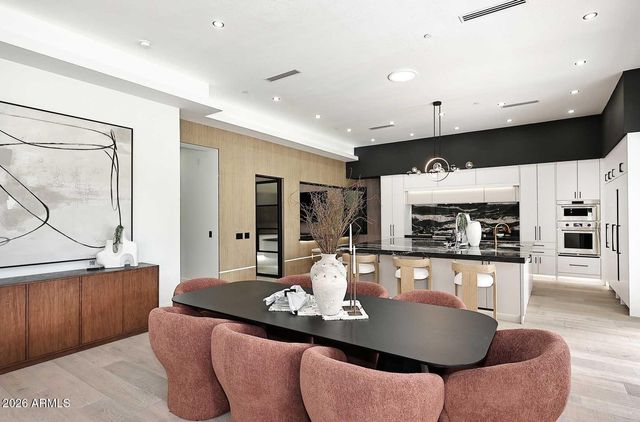 8201 E KALIL Drive, Scottsdale, AZ 85260