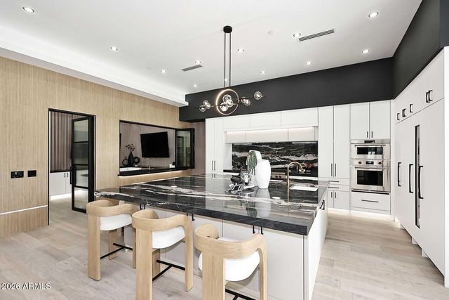 8201 E KALIL Drive, Scottsdale, AZ 85260