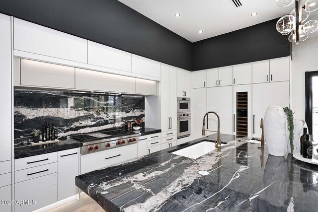 8201 E KALIL Drive, Scottsdale, AZ 85260