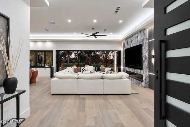 8201 E KALIL Drive, Scottsdale, AZ 85260