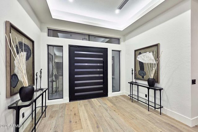 8201 E KALIL Drive, Scottsdale, AZ 85260