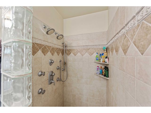 93711 BAY PARK Ln, Coos Bay, OR 97420