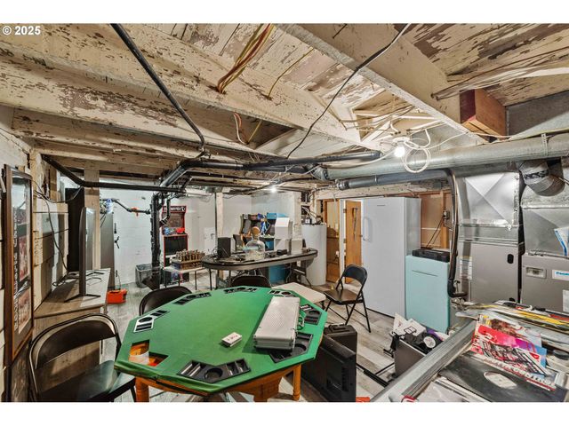 93711 BAY PARK Ln, Coos Bay, OR 97420