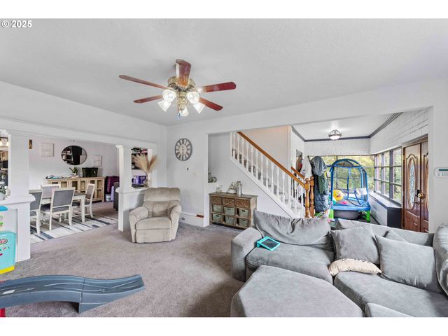 93711 BAY PARK Ln, Coos Bay, OR 97420