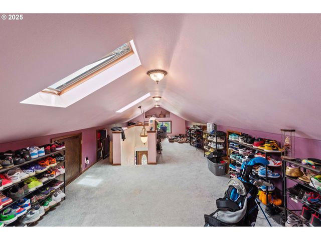 93711 BAY PARK Ln, Coos Bay, OR 97420
