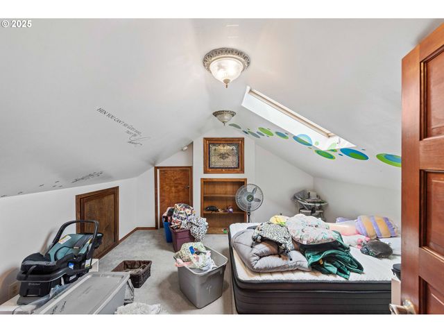 93711 BAY PARK Ln, Coos Bay, OR 97420