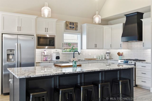 14214 E 91st Street N, Owasso, OK 74055