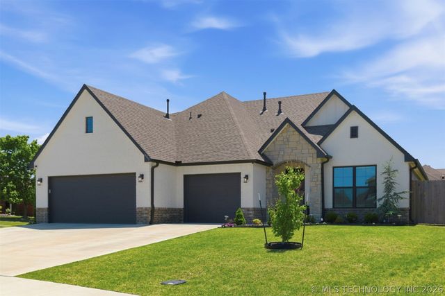 14214 E 91st Street N, Owasso, OK 74055
