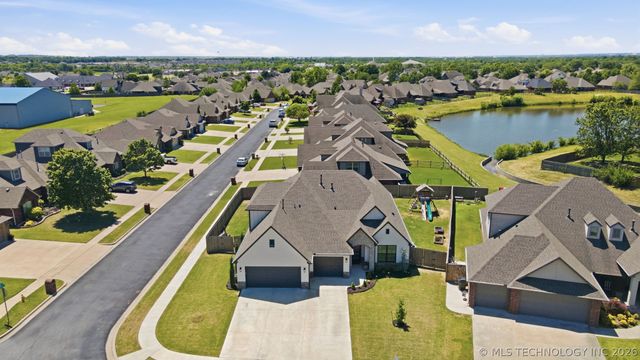 14214 E 91st Street N, Owasso, OK 74055