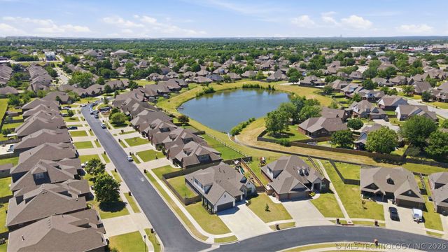 14214 E 91st Street N, Owasso, OK 74055