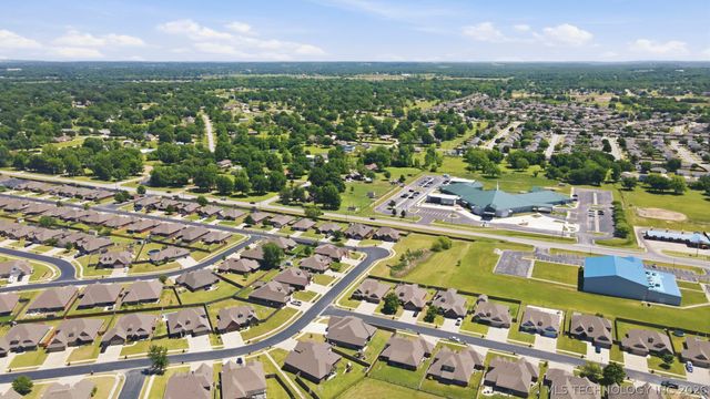 14214 E 91st Street N, Owasso, OK 74055