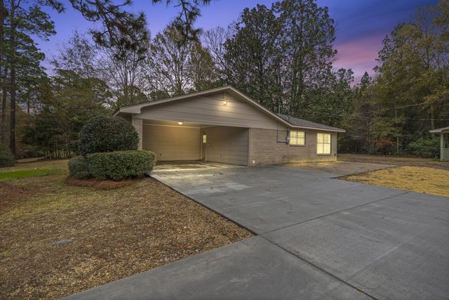 400 Maple Drive, Petal, MS 39465