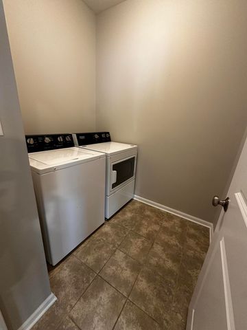 1077 E 115th Lane, Crown Point, IN 46307