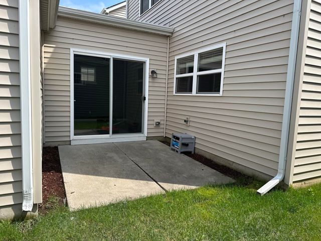 1077 E 115th Lane, Crown Point, IN 46307