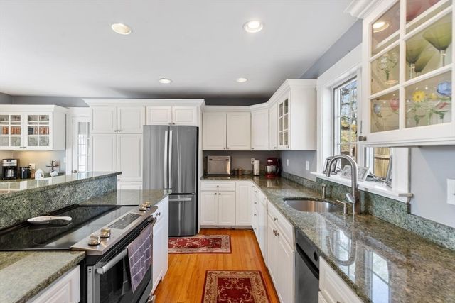 32 Lincoln Rd, Medford, MA 02155