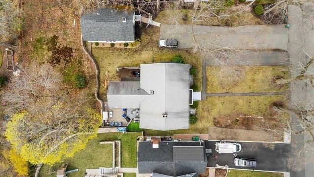 32 Lincoln Rd, Medford, MA 02155