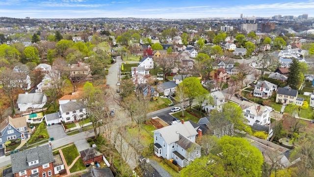 32 Lincoln Rd, Medford, MA 02155