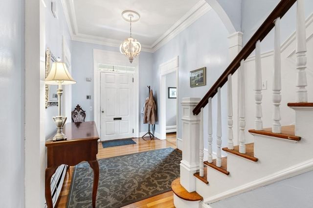 32 Lincoln Rd, Medford, MA 02155