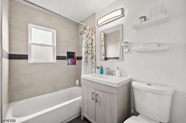 724 Walnut St, Linden City, NJ 07036