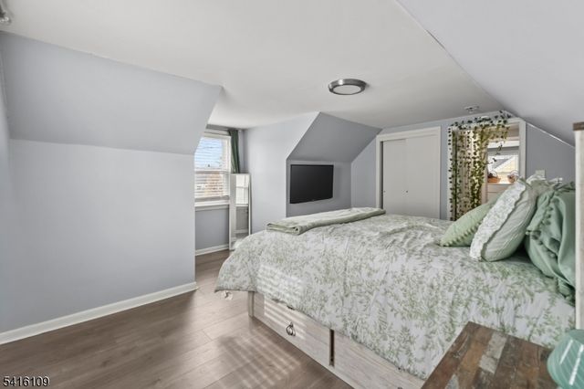 724 Walnut St, Linden City, NJ 07036