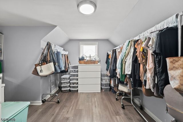 724 Walnut St, Linden City, NJ 07036