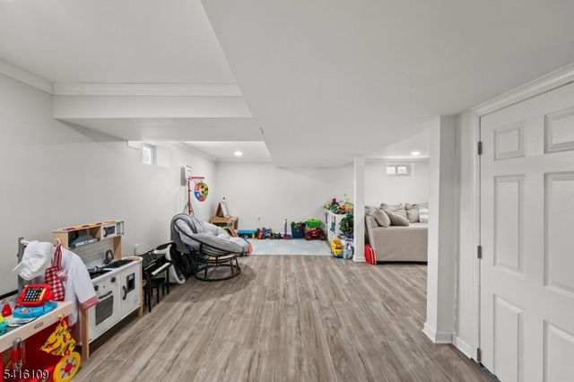 724 Walnut St, Linden City, NJ 07036